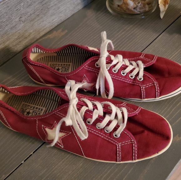 converse dainty ox maroon
